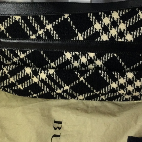 Authentic Burberry clutch - Picture 14 of 16